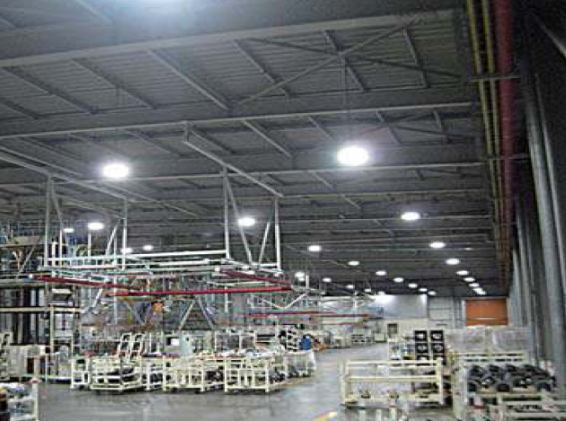 LED水銀灯代替えランプ　工場設置例