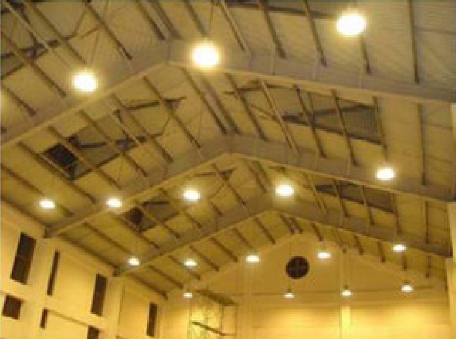 LED水銀灯代替えランプ　体育館設置例